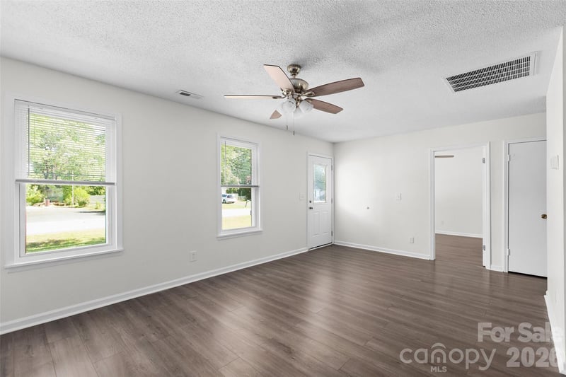 355 Weatherford Dr, King, NC 27021