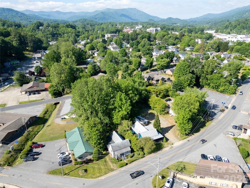 462 Walnut St, Waynesville, NC 28786