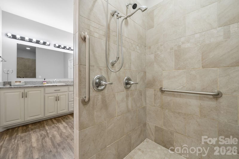 202 Ivy Ct, Morganton, NC 28655