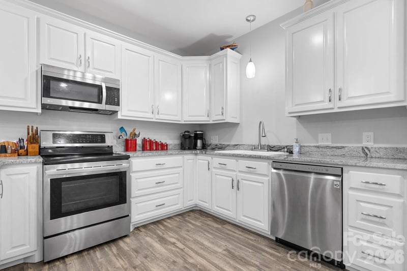 202 Ivy Ct, Morganton, NC 28655