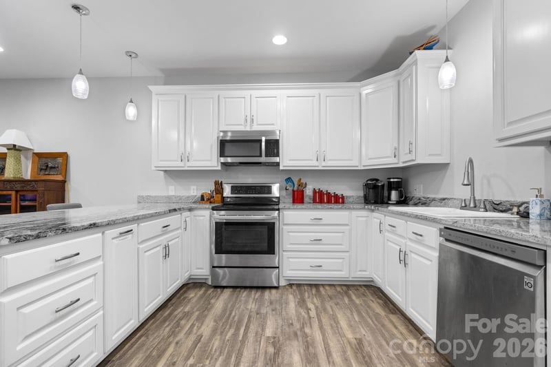 202 Ivy Ct, Morganton, NC 28655