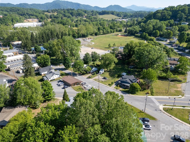 462 Walnut St, Waynesville, NC 28786