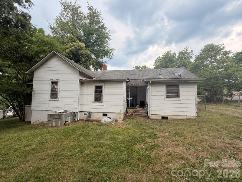 430 D St, Newton, NC 28658