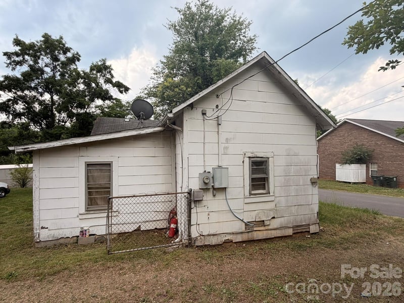 430 D St, Newton, NC 28658