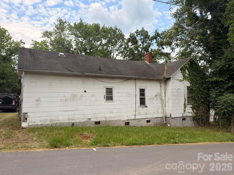 430 D St, Newton, NC 28658