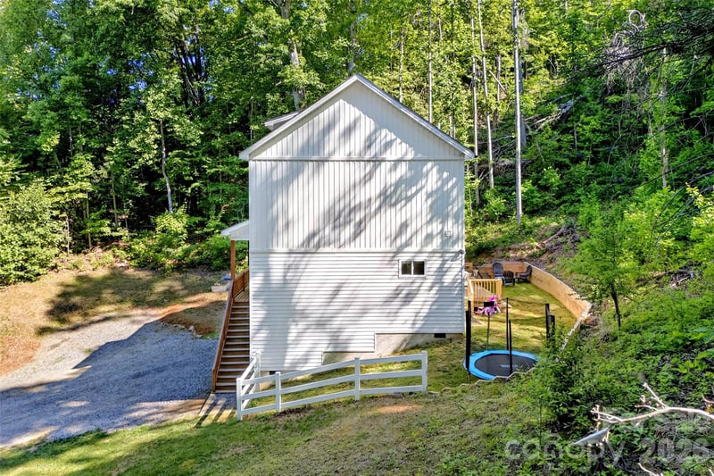 215 David Ridge Rd, Black Mountain, NC 28711