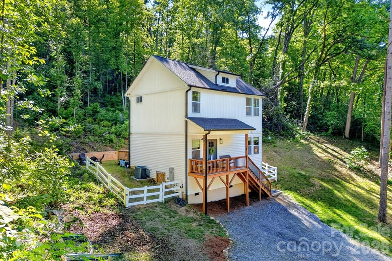 215 David Ridge Rd, Black Mountain, NC 28711