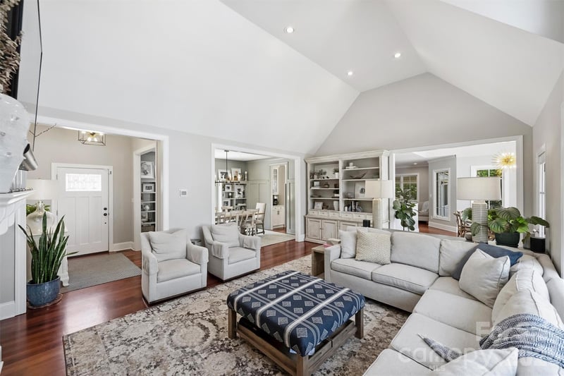237 Hunter Ln, Charlotte, NC 28211