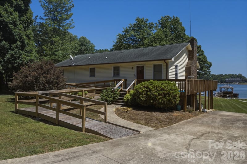 8226 Normandy Rd, Denver, NC 28037