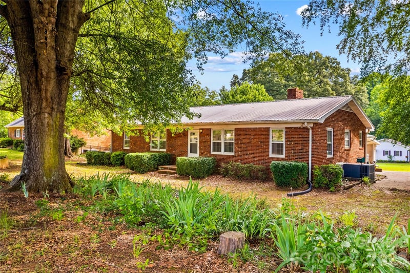 1059 Shearers Rd, Mooresville, NC 28115