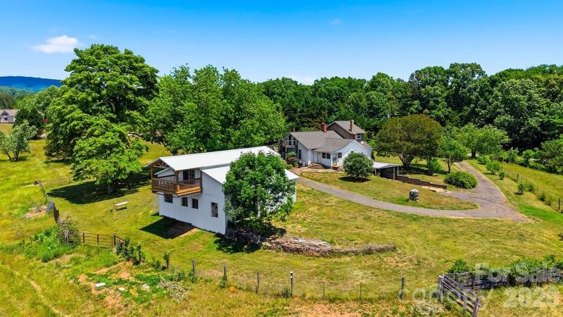 301 Corinth Church Cir, Casar, NC 28620