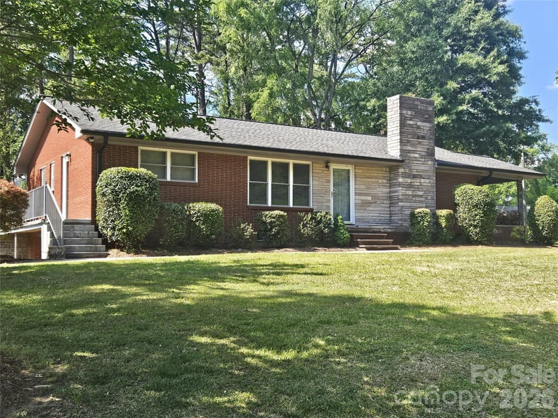 557 Goldmoor Dr, Concord, NC 28025