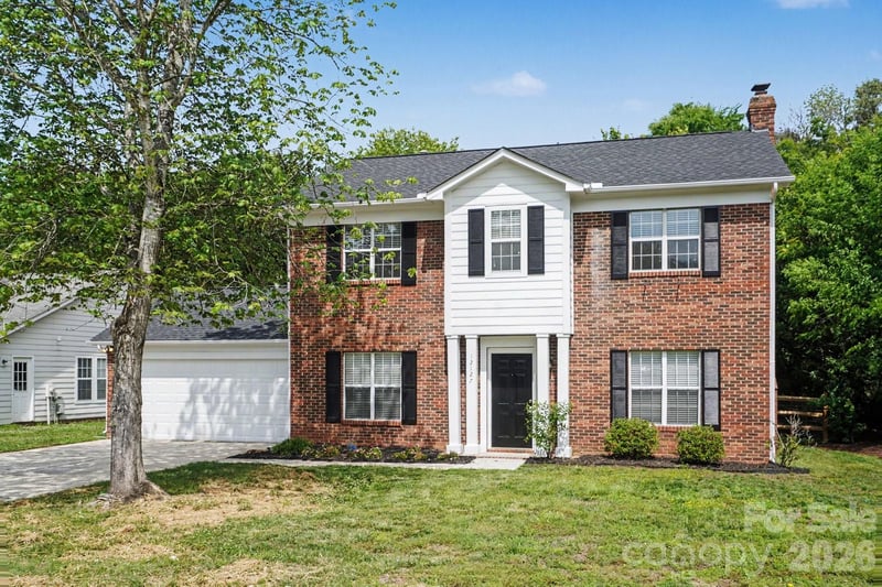 12127 Landing Green Dr, Charlotte, NC 28277