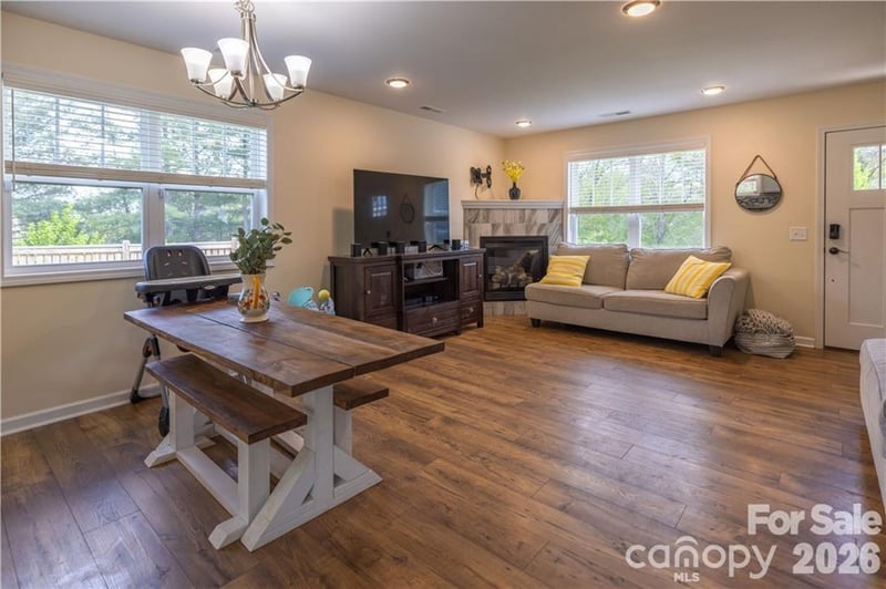 101 Towne Pl, Clyde, NC 28721