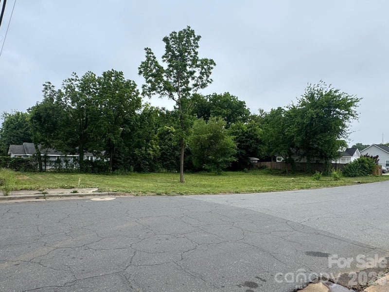 2211 Carmine St, Charlotte, NC 28206