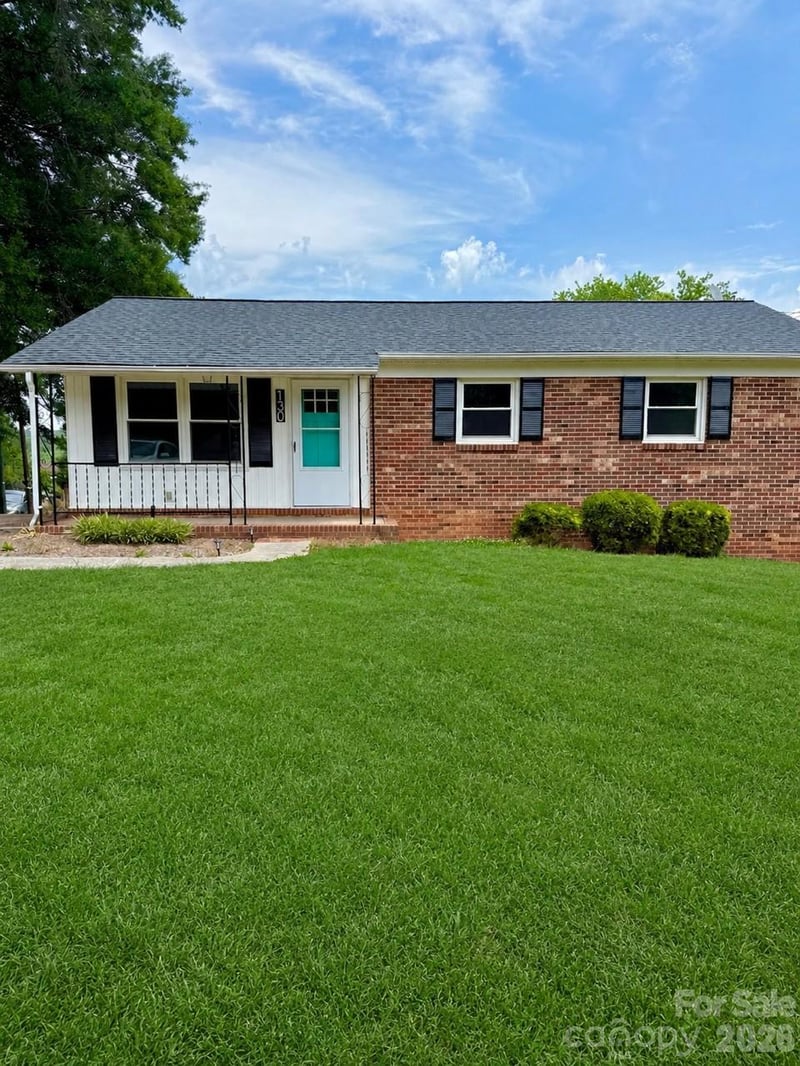 130 Arlington Ave, Jonesville, NC 28642