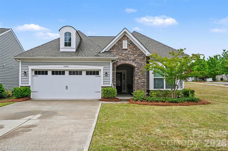 14204 Southbridge Forest Dr, Charlotte, NC 28273