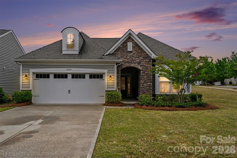 14204 Southbridge Forest Dr, Charlotte, NC 28273