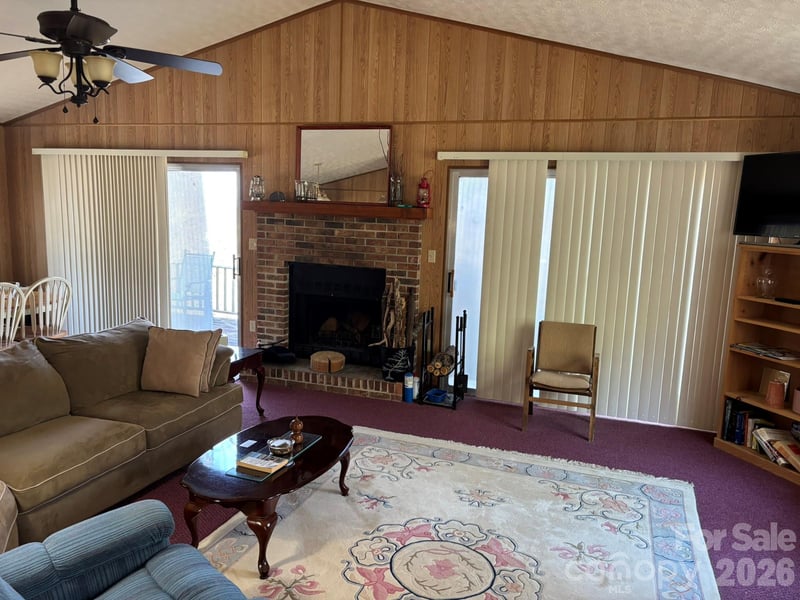 120 Kimberly Dr, Bryson City, NC 28713