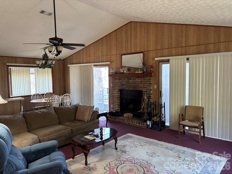 120 Kimberly Dr, Bryson City, NC 28713
