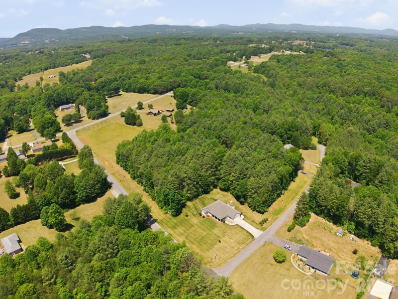 Glade Creek Dr, Taylorsville, NC 28681