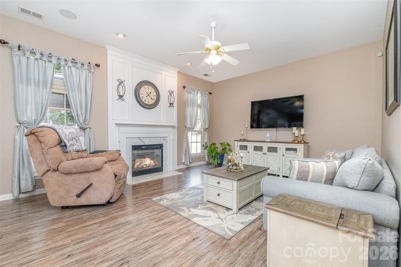 6859 Lakecrest Ct, Denver, NC 28037