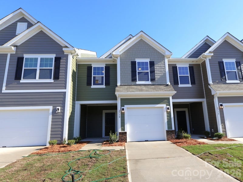 2718 Yeager Dr, Concord, NC 28027