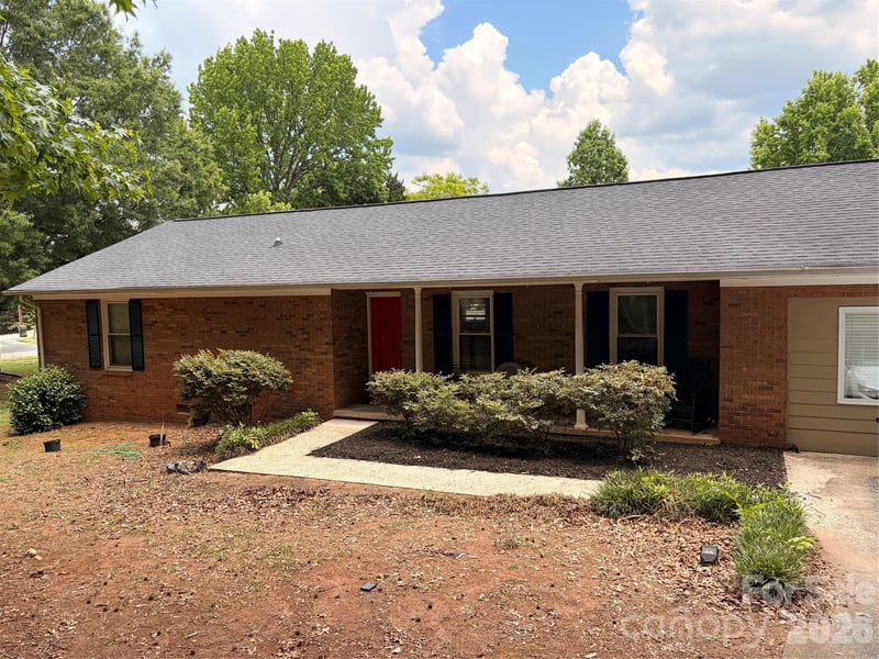 1709 Andover St, Concord, NC 28027