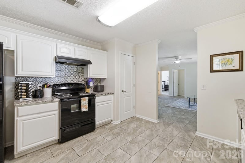 144 Hanover St, Asheville, NC 28806