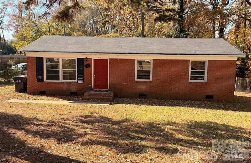 828 Tennyson Dr, Charlotte, NC 28208