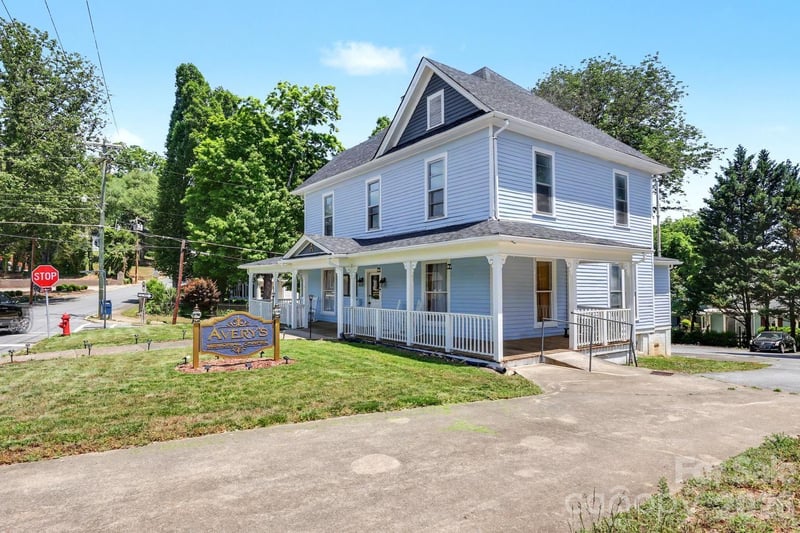 601 College Ave, Lenoir, NC 28645