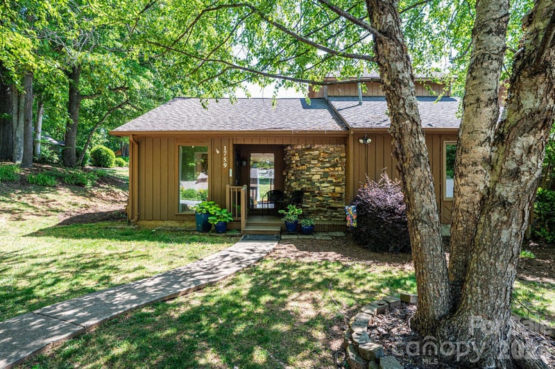 1759 12th St, Hickory, NC 28601