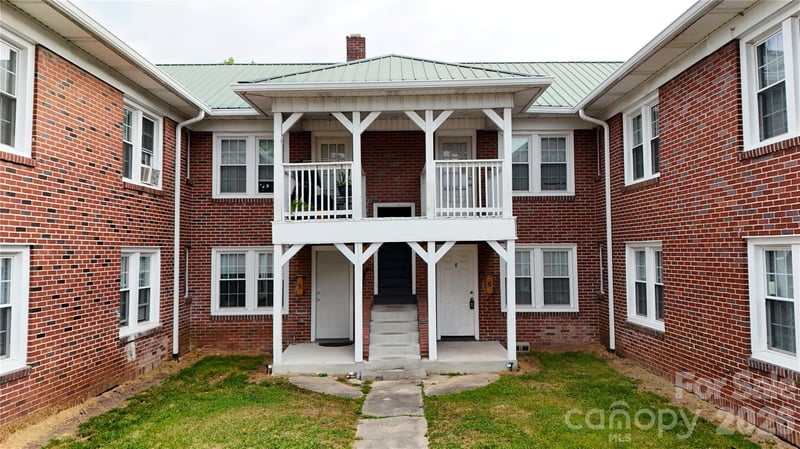 1007 Main St, Mount Airy, NC 27030