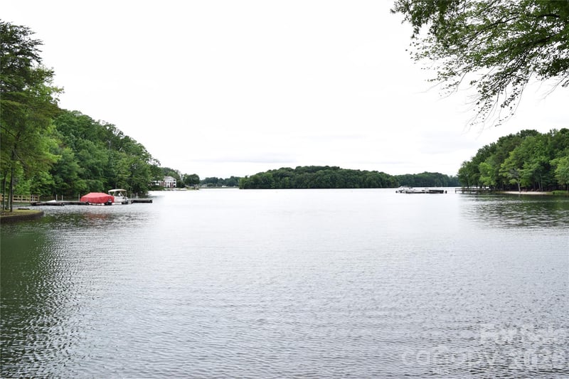 449 Windward Dr, Davidson, NC 28036