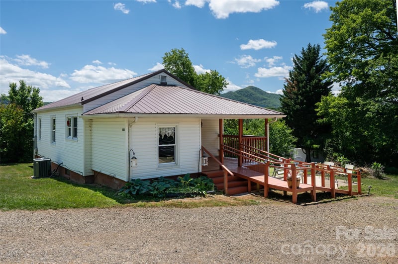 106 Aloha Circle Extension, Candler, NC 28715