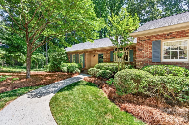 989 Hampton Pl, Mooresville, NC 28115