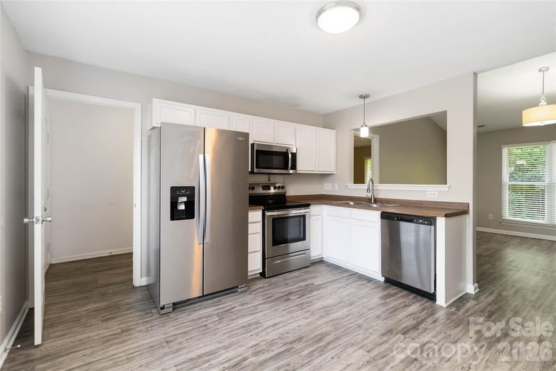 2721 Fairstone Ave, Charlotte, NC 28269