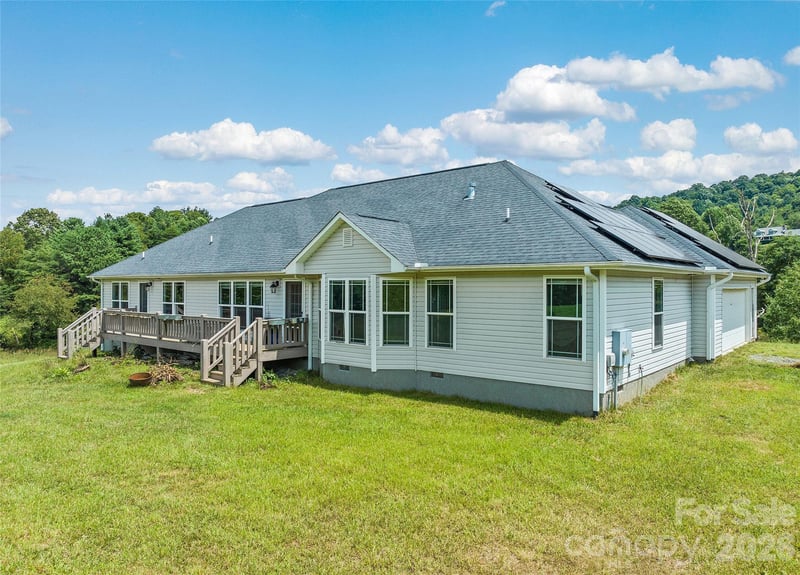 232 Applehill Dr, Waynesville, NC 28786