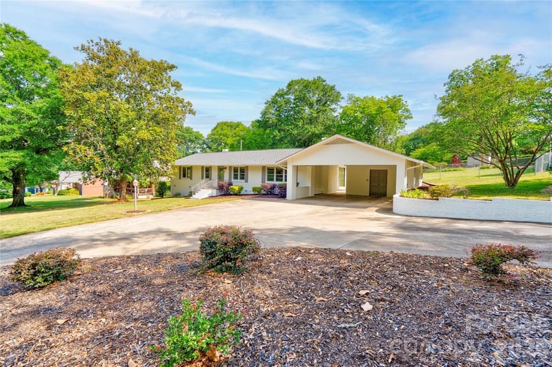 809 Forest Hills Dr, Shelby, NC 28150