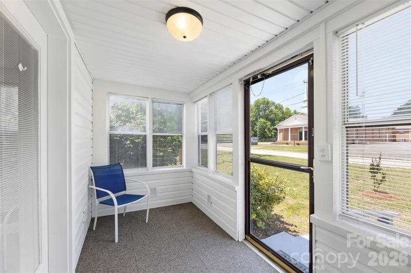 204 Hampshire Ln, Clover, SC 29710