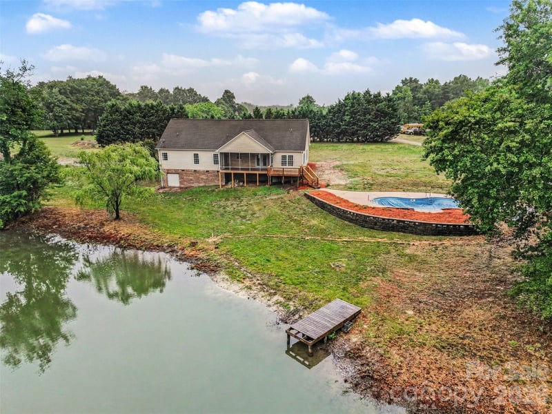 1060 Moss Lake Dr, Clover, SC 29710