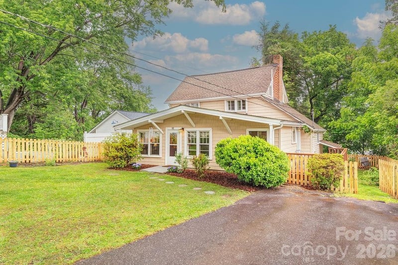 52 Gracelyn Rd, Asheville, NC 28804