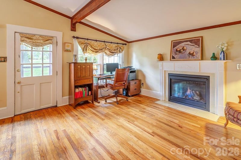 52 Gracelyn Rd, Asheville, NC 28804