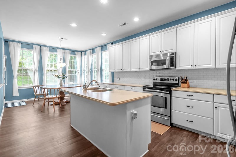10507 Bere Island Dr, Charlotte, NC 28278