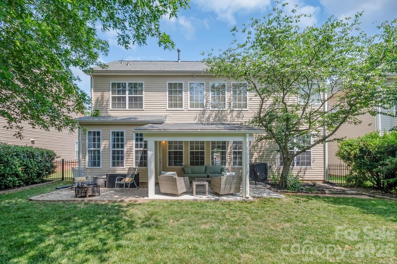 10507 Bere Island Dr, Charlotte, NC 28278