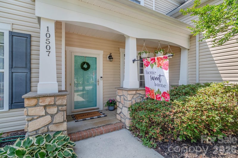 10507 Bere Island Dr, Charlotte, NC 28278