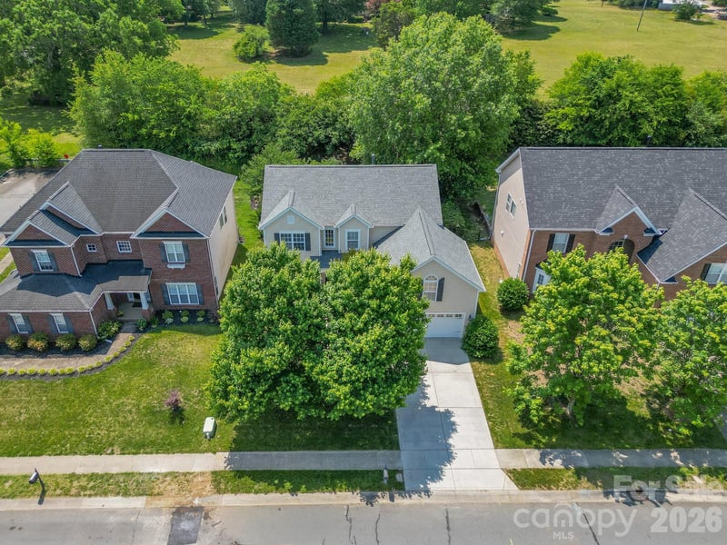 10507 Bere Island Dr, Charlotte, NC 28278