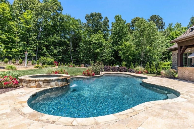8100 Skye Lochs Dr, Waxhaw, NC 28173