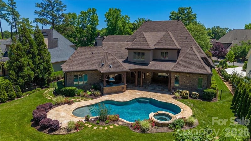 8100 Skye Lochs Dr, Waxhaw, NC 28173