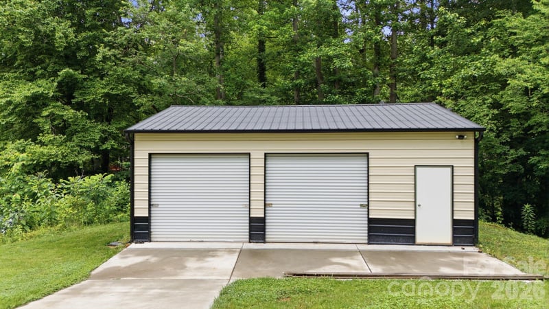 190 Meadow Glen Dr, Troutman, NC 28166
